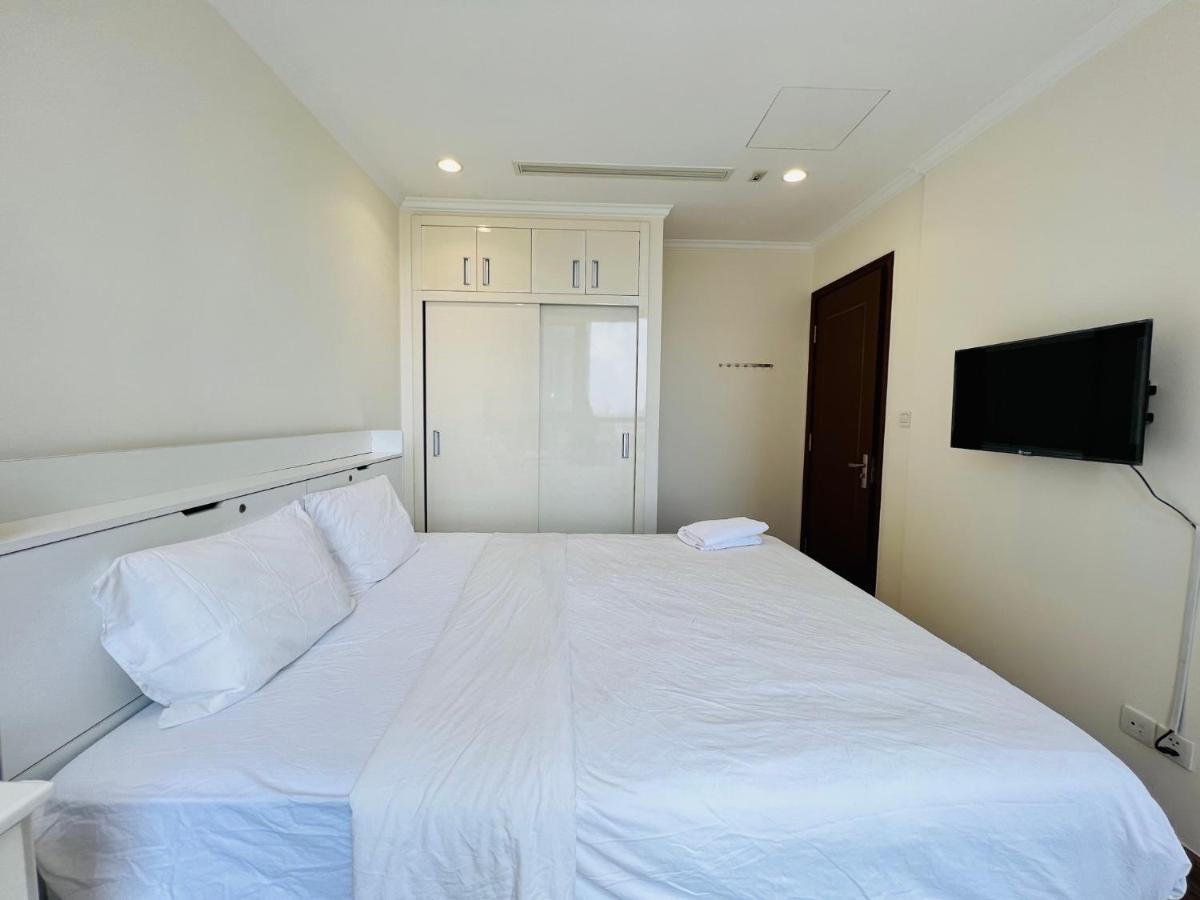 Homes By Christine - Vinhomes Central Park Ho Chi Minh City Exterior photo