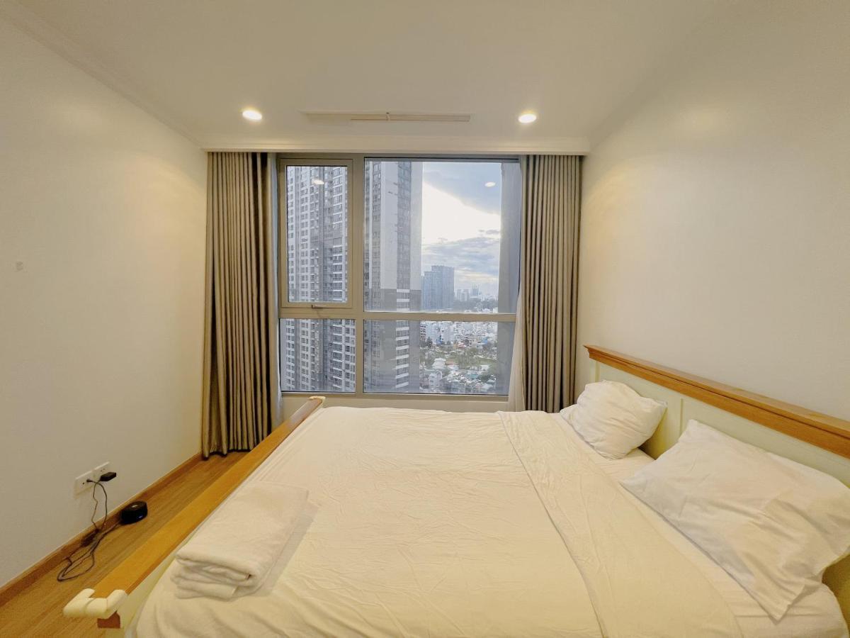 Homes By Christine - Vinhomes Central Park Ho Chi Minh City Exterior photo